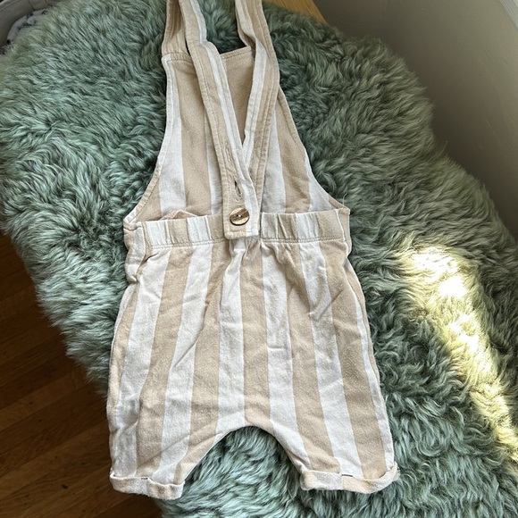 Like new kid wild overalls - Picture 3 of 5